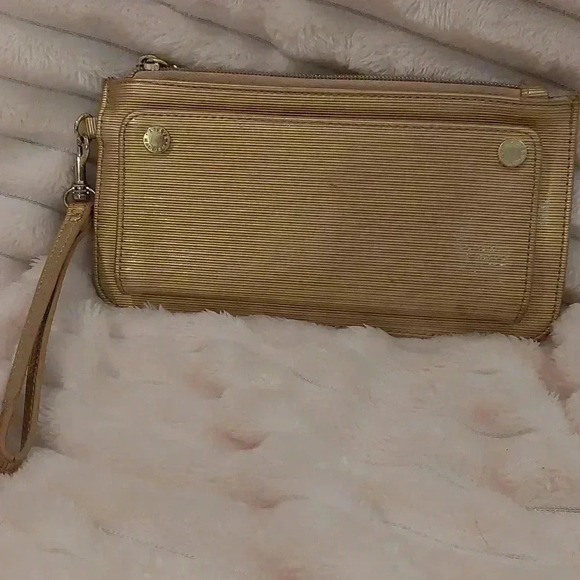 EUC STEVE MADDEN GOLD WRISTLET WALLET - Picture 6 of 9